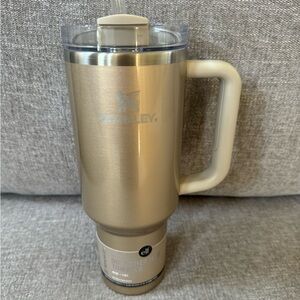 Stanley 40 oz Stainless Steel H2.0 FlowState Quencher Tumbler e.l.f Exclusive